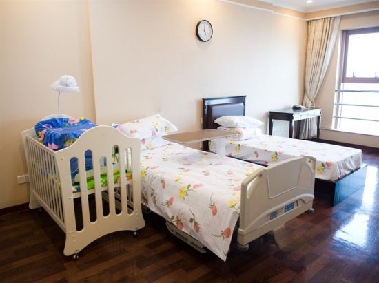 כלי מיטה לבתי חולים