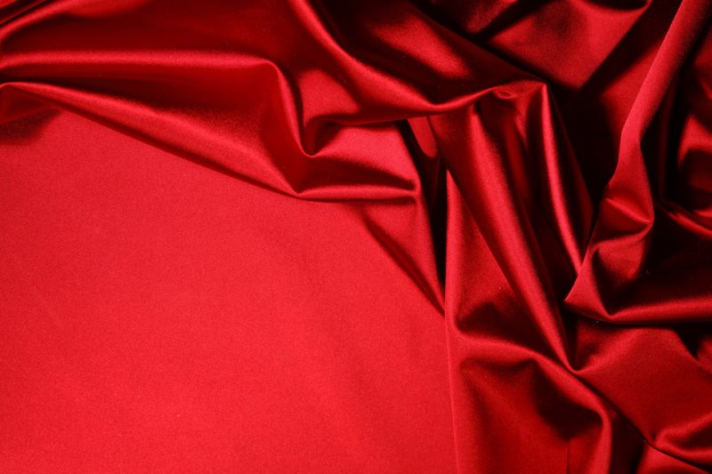 סאטן אדום